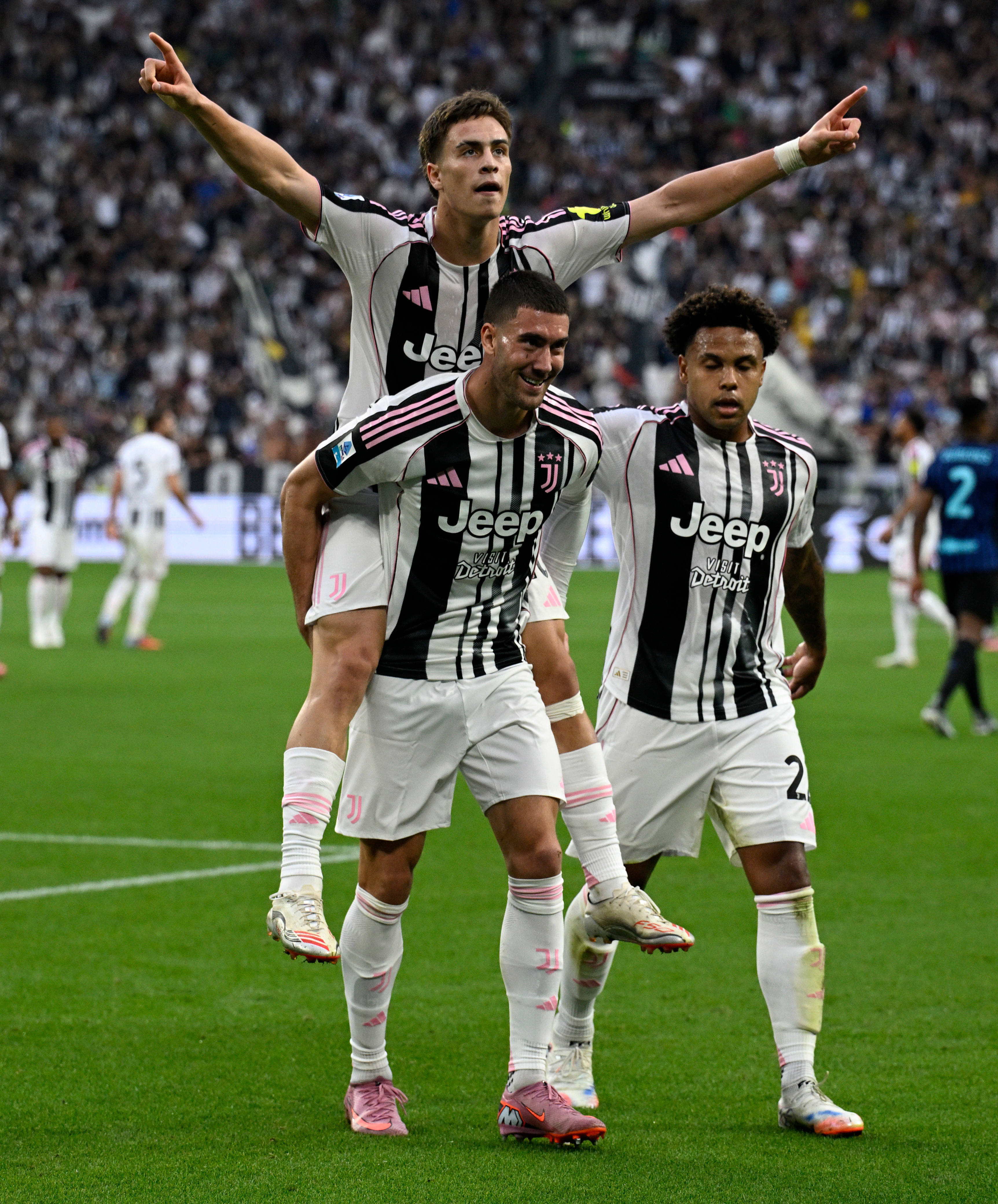 巴塞罗那战胜尤文图斯：欧冠小组领先的简单介绍