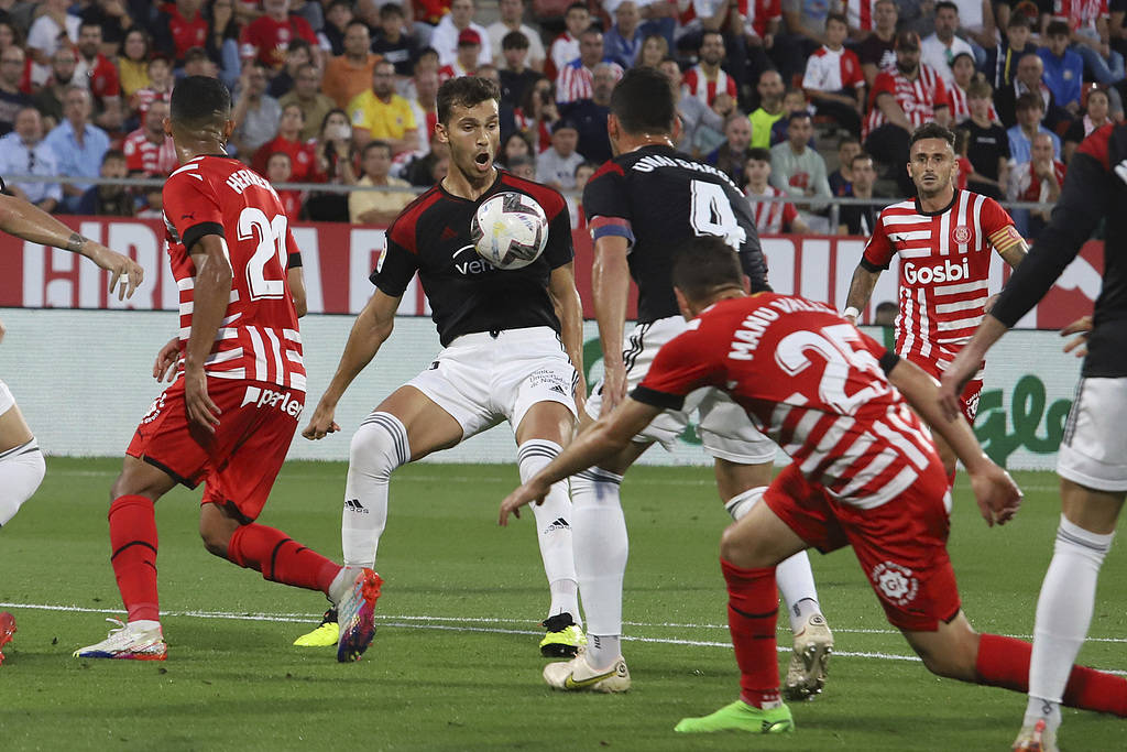 马赛中场核心受伤，影响球队进攻节奏(马赛的主场叫什么)