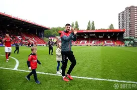 查尔顿竞争激烈，球员竭尽全力争夺联赛前列的简单介绍