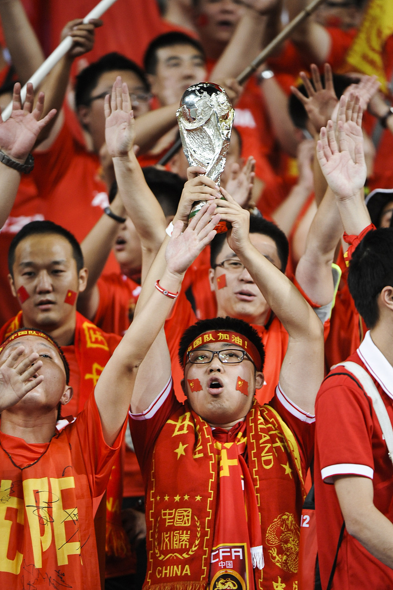 关于球场外的努力与拼搏！国足表现受到球迷肯定的信息