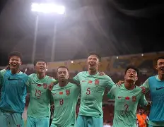 球员表现出色取得决定性胜利，队伍奋勇争胜连胜的简单介绍